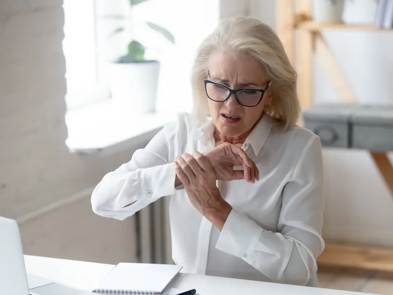 Essential Life Chiropractic treating bursitis in Freehold