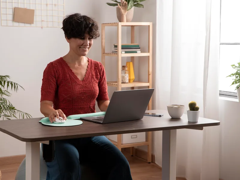 How Essential Life Chiropractic treats poor posture in Freehold
